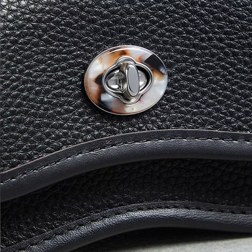 Coach Coachtopia Mini Wavy Dinky Bag with Crossbody Strap in Black Leather.
NWT - Picture 7 of 13